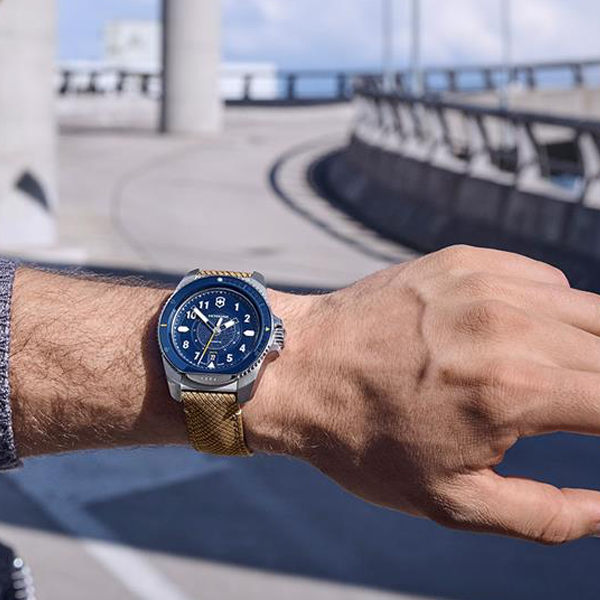 VICTORINOX WATCHES Mod. V241980.1 4