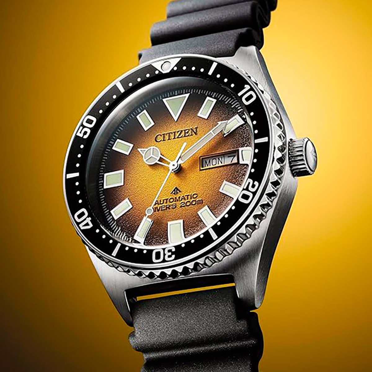 CITIZEN MOD. DIVER'S AUTOMATIC  200 MT SUPER TITANIO 4