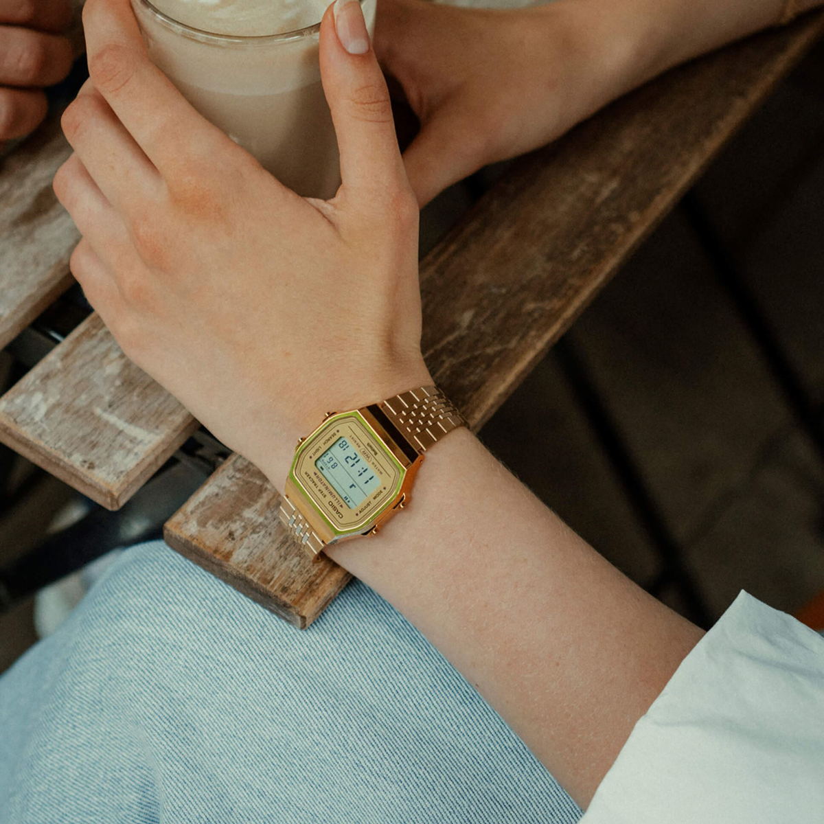 CASIO VINTAGE Mod. BLUETOOTH® SMARTPHONE LINK - GOLD - built-in accelerometer senses body movements + steps counter 8